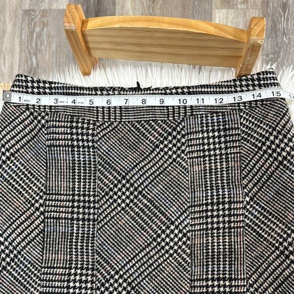 J.Mc Laughlin Classic Plaid Mini Skirt in Black and Brown Size 4 - Picture 3 of 8